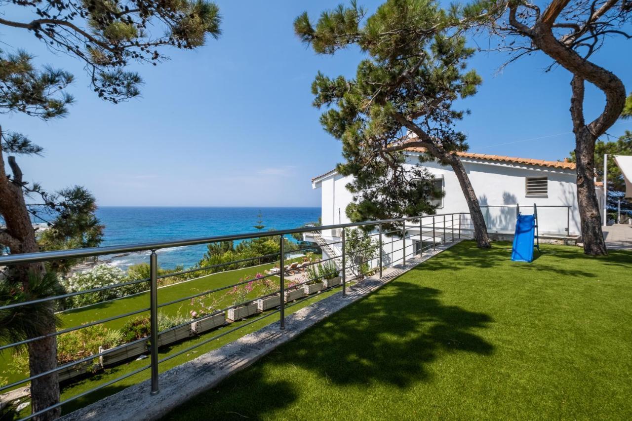 Gialiskari  Icarus Luxury Beachfront Villa מראה חיצוני תמונה